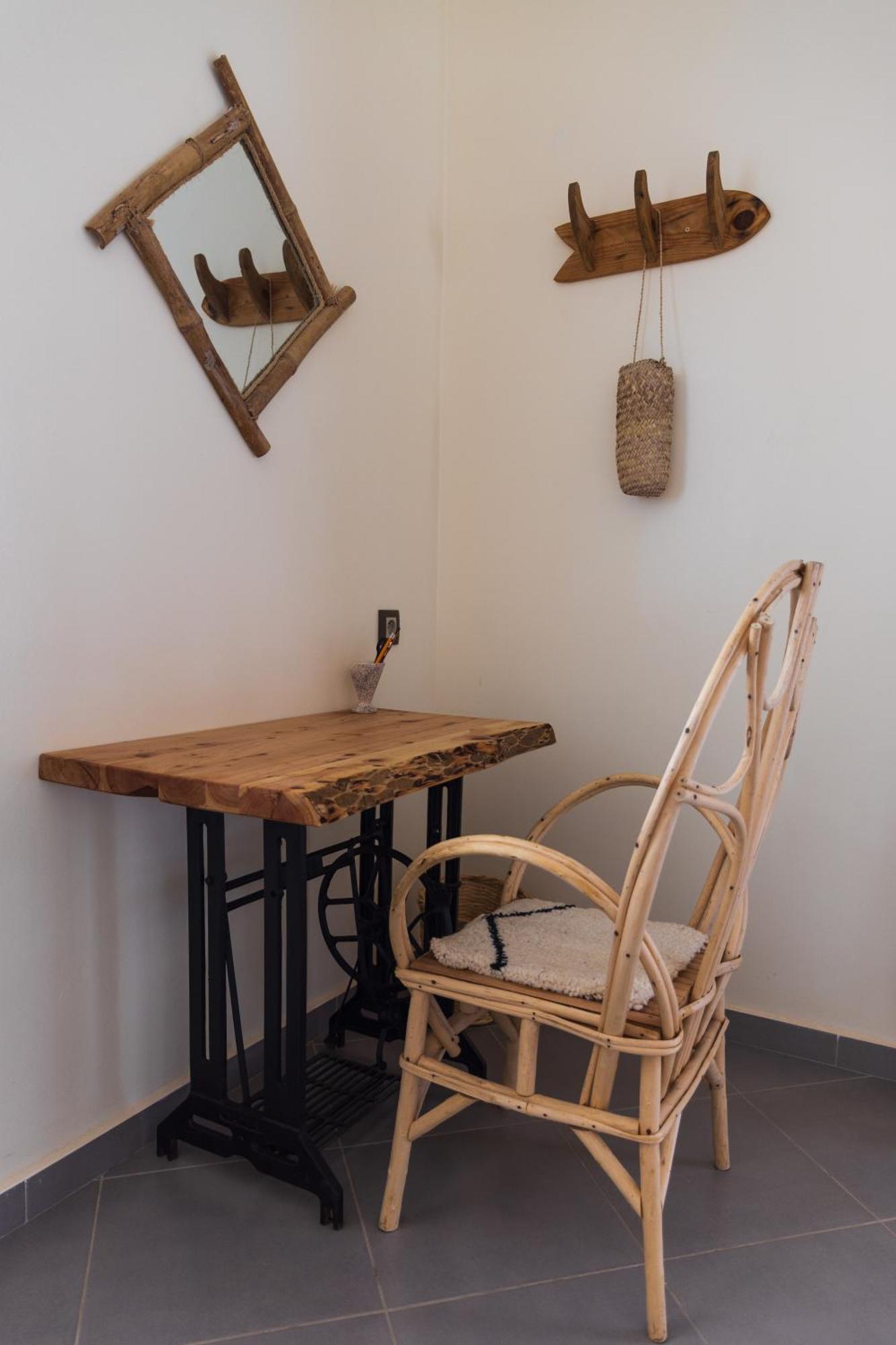 Wavy Days Hostel Tamraght Ngoại thất bức ảnh