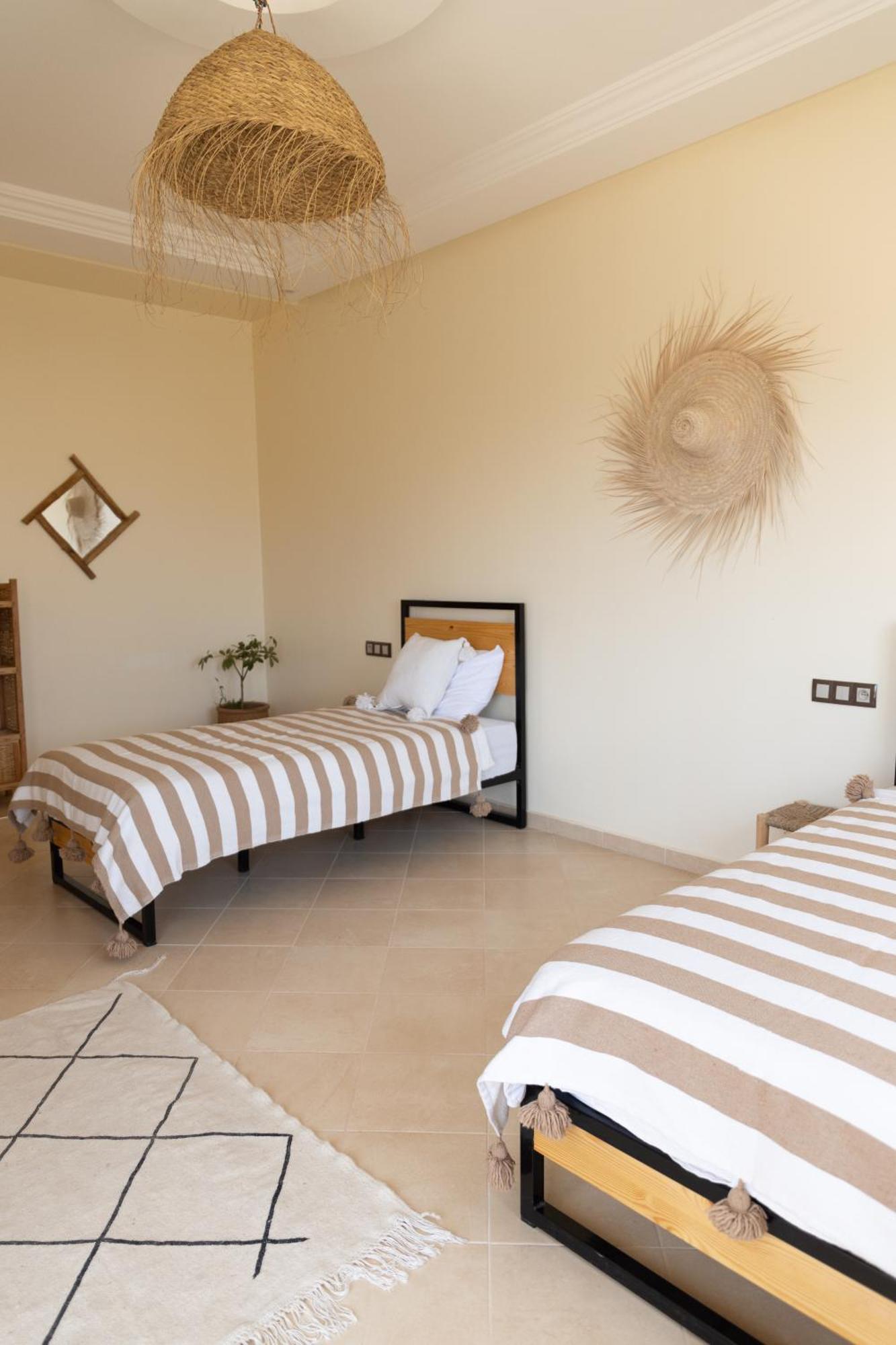 Wavy Days Hostel Tamraght Ngoại thất bức ảnh